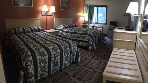 Anderson Chesterfield Travel Inn 10