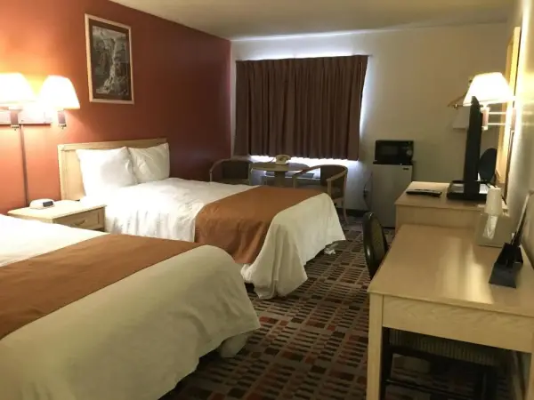 Anderson Chesterfield Travel Inn 8